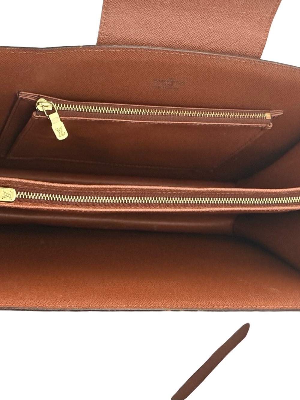 Louis Vuitton Monogram Crossbody Bag Brown Leather Trim Monogram Courcelles - Picture 17 of 17